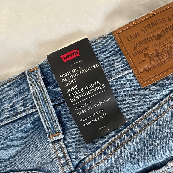 Brand new Levi's high rise deconstructed skirt - Picture 3 of 4